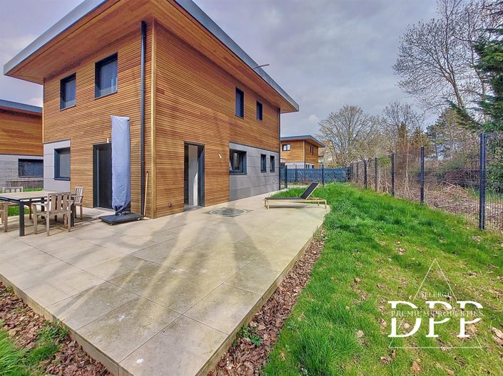 Image No.9-3 Bed Property for sale