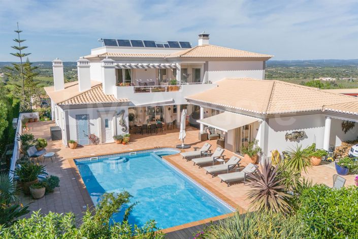 Image No.1-5 Bed House for sale