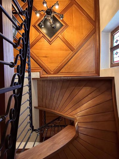 Image No.18-5 Bed House for sale