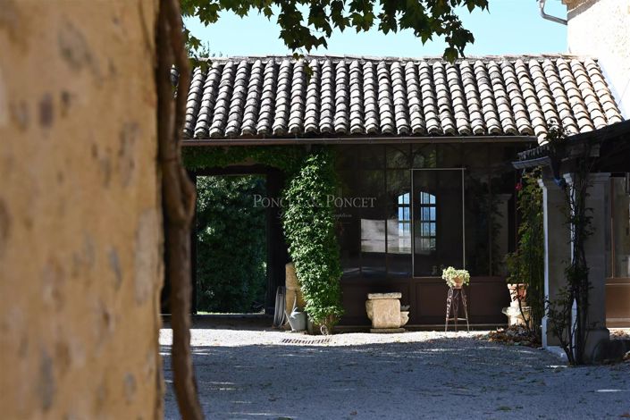 Image No.8-5 Bed House for sale