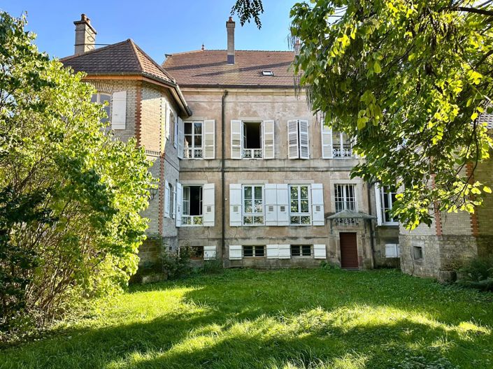 Image No.2-Maison de 7 chambres à vendre à Franche-Comté