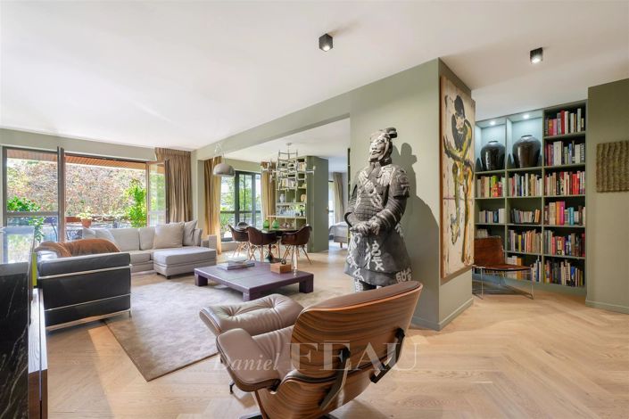 Image No.3-Propriété de 2 chambres à vendre à Saint-Cloud