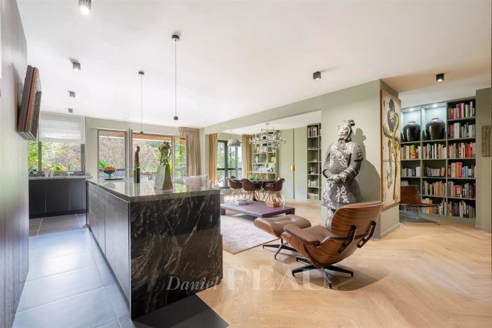 Image No.5-Propriété de 2 chambres à vendre à Saint-Cloud