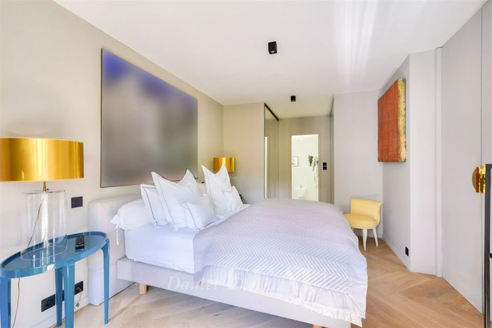 Image No.9-Propriété de 2 chambres à vendre à Saint-Cloud