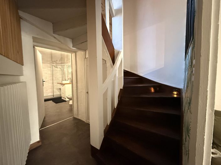 Image No.8-2 Bed House for sale