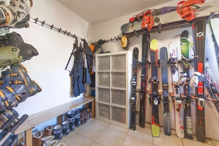 Image No.26-6 Bed House for sale