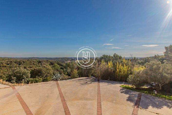 Image No.3-5 Bed House for sale