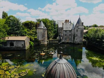 1 - Nantes, Property