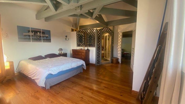 Image No.10-5 Bed House for sale