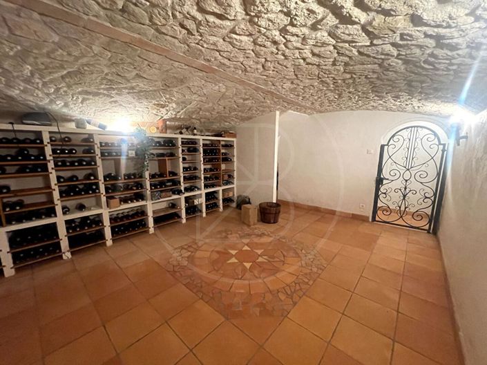 Image No.12-5 Bed House for sale