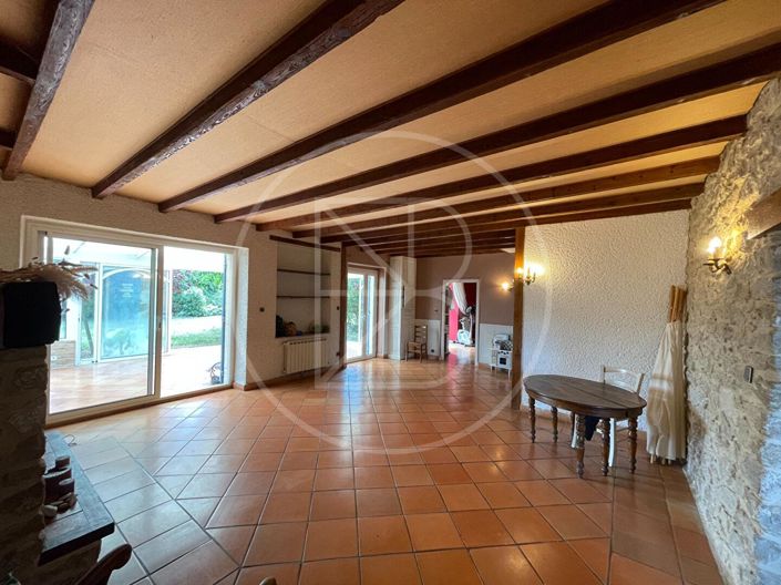 Image No.7-5 Bed House for sale