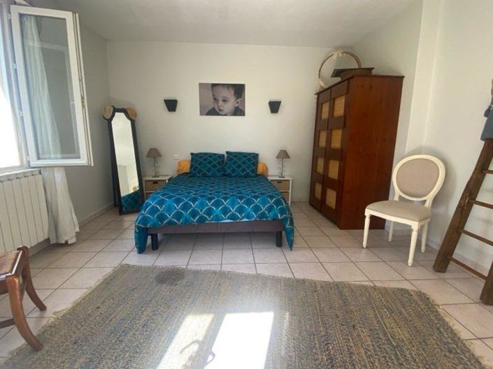 Image No.9-5 Bed House for sale