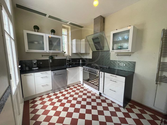 Image No.10-5 Bed House for sale