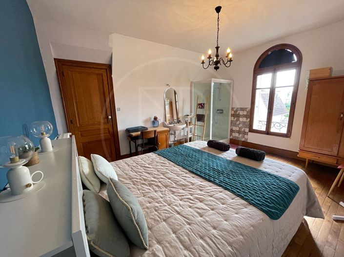 Image No.12-5 Bed House for sale