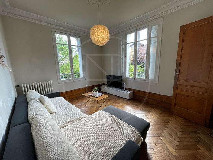 Image No.5-5 Bed House for sale