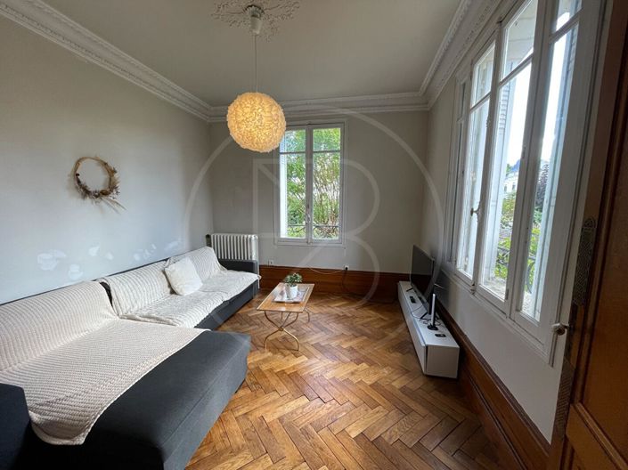 Image No.6-5 Bed House for sale