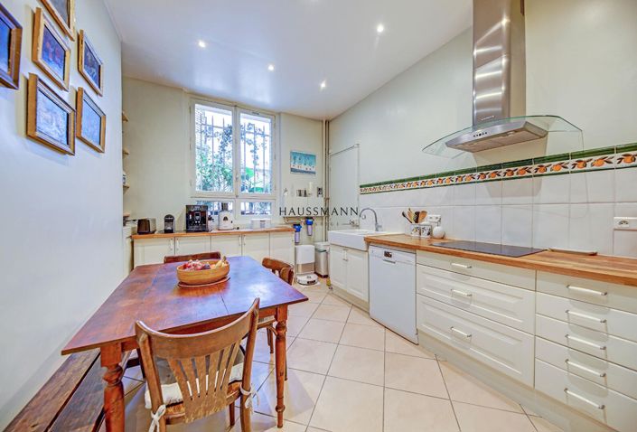 Image No.14-4 Bed Property for sale