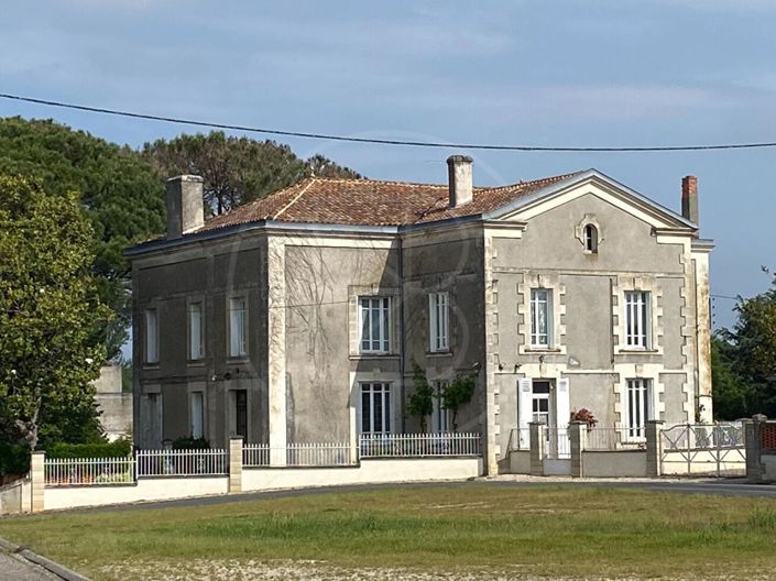 Image No.2-Maison de 6 chambres à vendre à Coutras