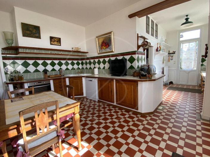 Image No.7-6 Bed House for sale