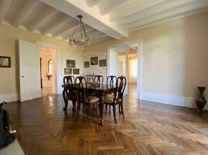 Image No.8-6 Bed House for sale