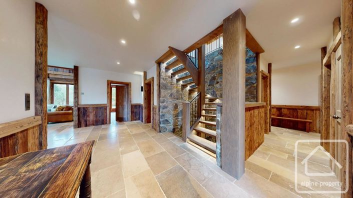 Image No.8-5 Bed Property for sale