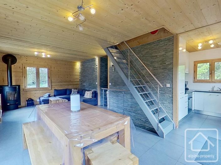 Image No.1-5 Bed Property for sale