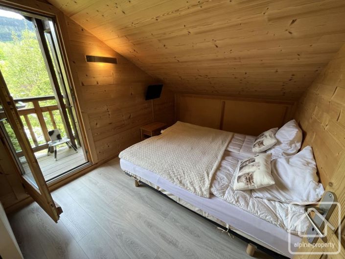 Image No.15-5 Bed Property for sale