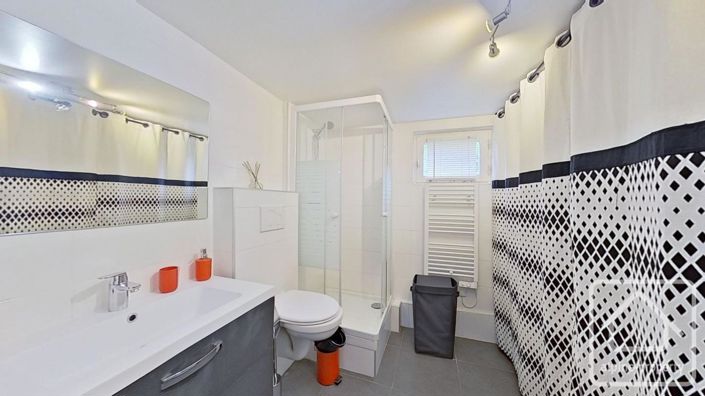 Image No.16-5 Bed Property for sale