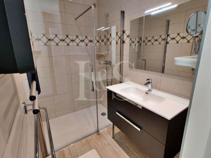 Image No.7-6 Bed House for sale