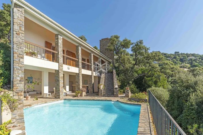 Image No.3-Maison de 4 chambres à vendre à Le Lavandou