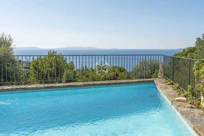 Image No.4-Maison de 4 chambres à vendre à Le Lavandou