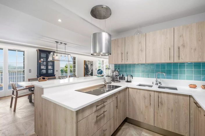 Image No.8-7 Bed House for sale