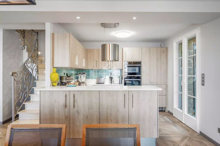 Image No.9-7 Bed House for sale