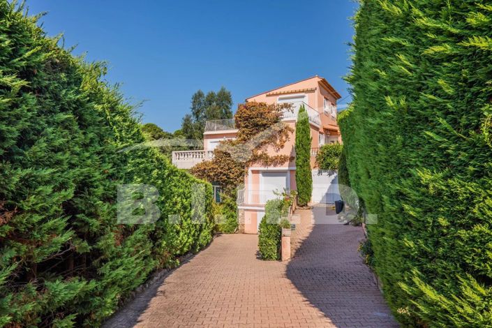 Image No.3-3 Bed House for sale