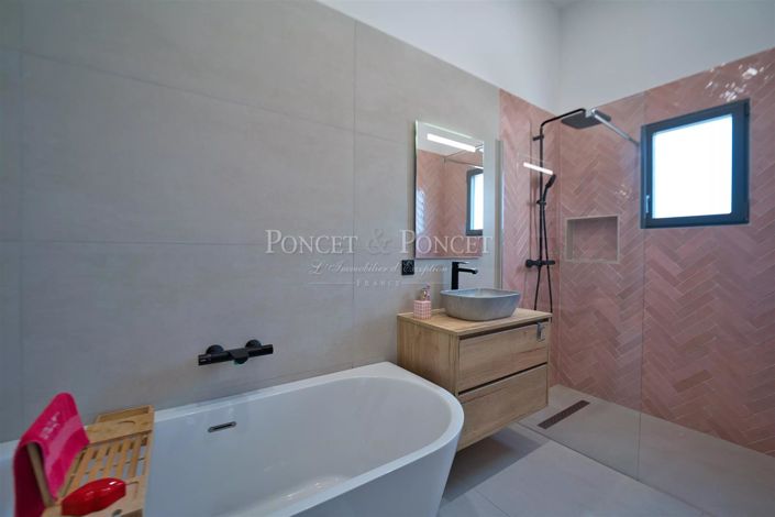 Image No.14-5 Bed House for sale