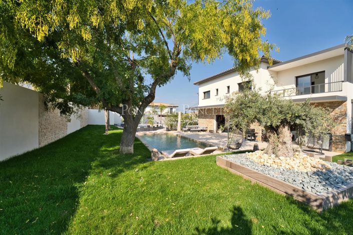 Image No.21-5 Bed House for sale