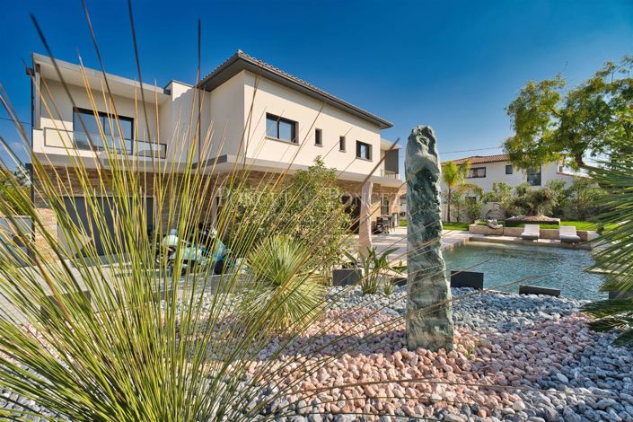 Image No.4-5 Bed House for sale