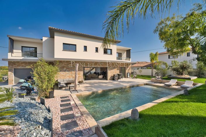 Image No.5-5 Bed House for sale