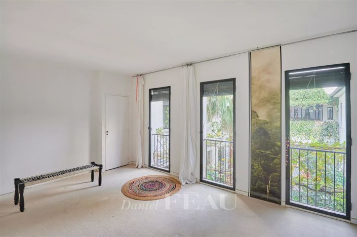 Image No.15-6 Bed House for sale