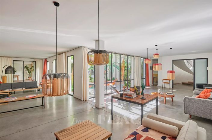 Image No.4-6 Bed House for sale