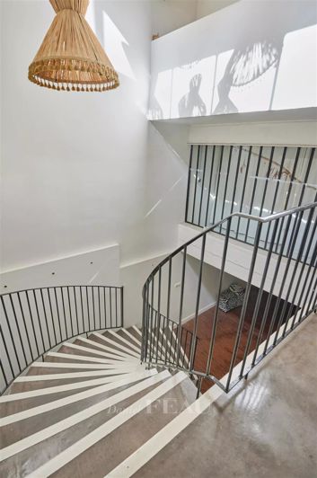 Image No.9-6 Bed House for sale