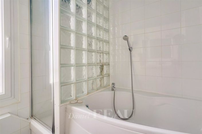 Image No.18-4 Bed Apartment for sale