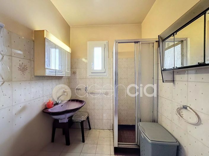 Image No.12-5 Bed House for sale