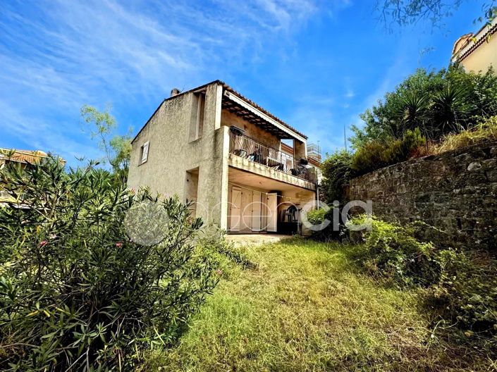 Image No.8-5 Bed House for sale