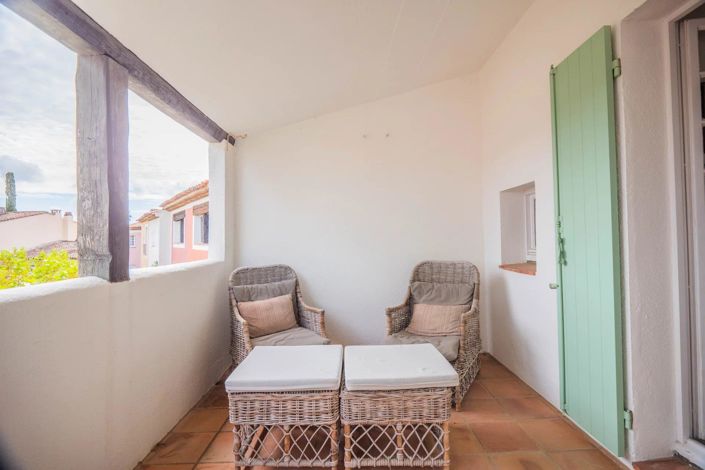 Image No.18-6 Bed House for sale