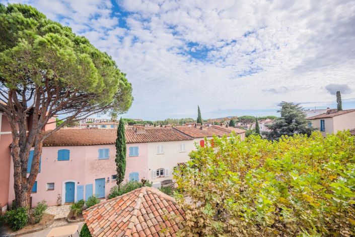 Image No.19-6 Bed House for sale