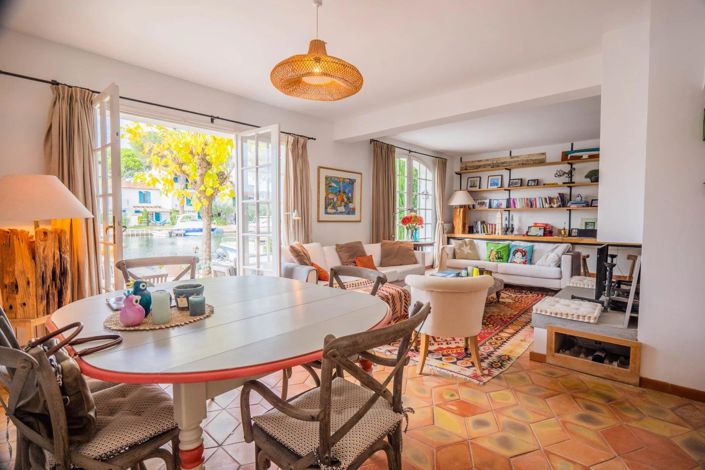 Image No.3-6 Bed House for sale