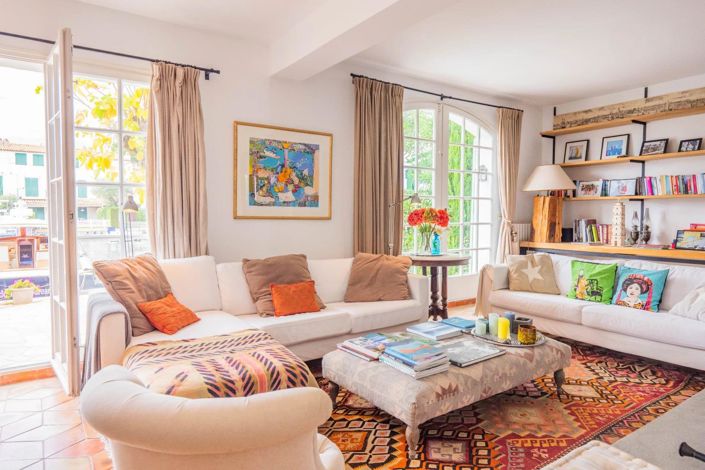 Image No.4-6 Bed House for sale