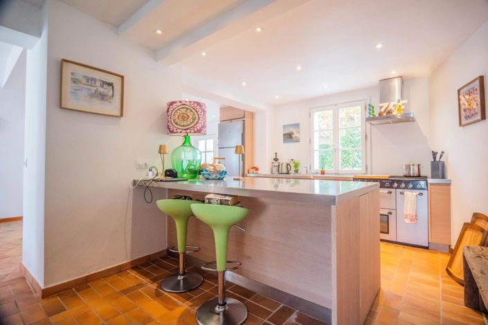 Image No.7-6 Bed House for sale