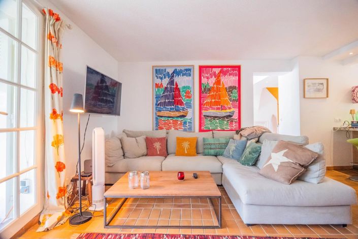 Image No.9-6 Bed House for sale